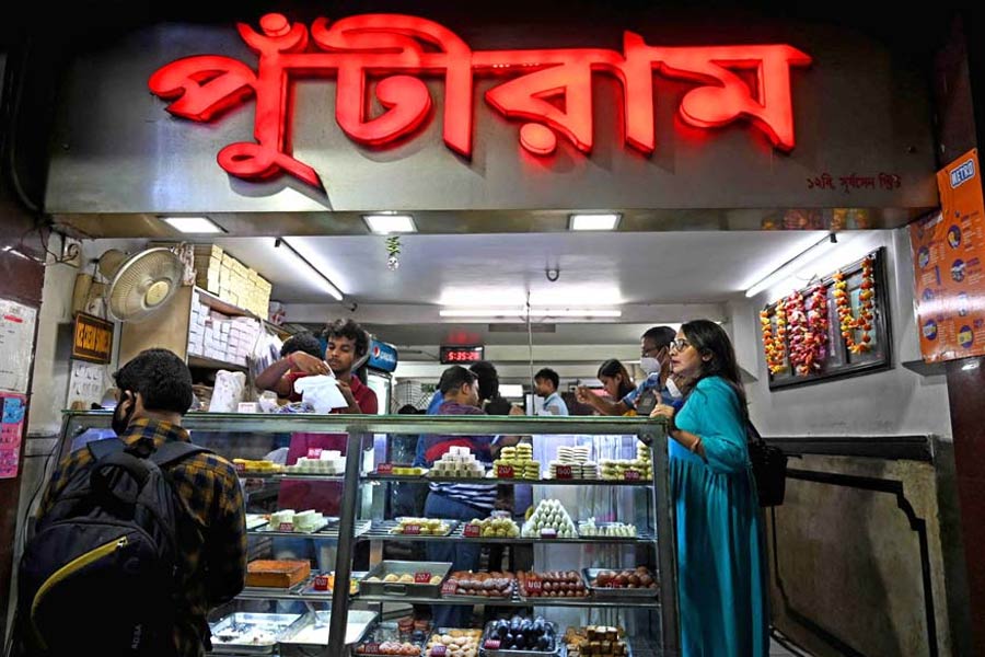 শুধু রয়ে গেল সূর্য সেন স্ট্রিটের পুঁটিরাম।