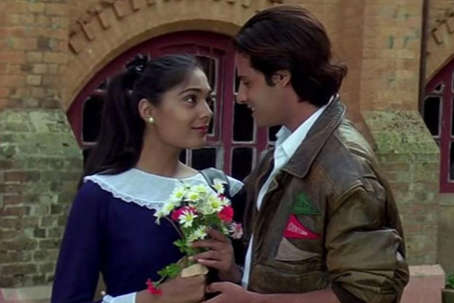 Meet director Mahesh Bhatt who gave two flops with Shah Rukh Khan, has never given Rs 100-crore hit 