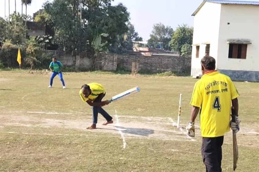 দৃষ্টিহীনদের ক্রিকেট প্রতিযোগীতার খেলার মুহূর্ত।