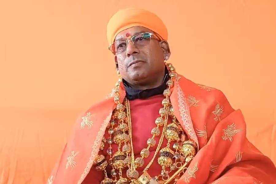 All you need to know about Mahamandaleshwar Narayanand Giri Maharaj alias Golden Baba from Mahakumbh 