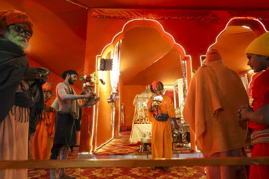 All you need to know about Mahamandaleshwar Narayanand Giri Maharaj alias Golden Baba from Mahakumbh 