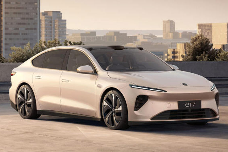 EV sales dipped rapidly in 2025 a big concern for Chinese economy 