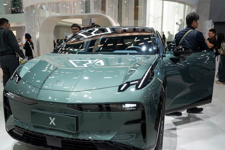 EV sales dipped rapidly in 2025 a big concern for Chinese economy 