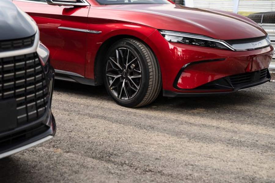 EV sales dipped rapidly in 2025 a big concern for Chinese economy 