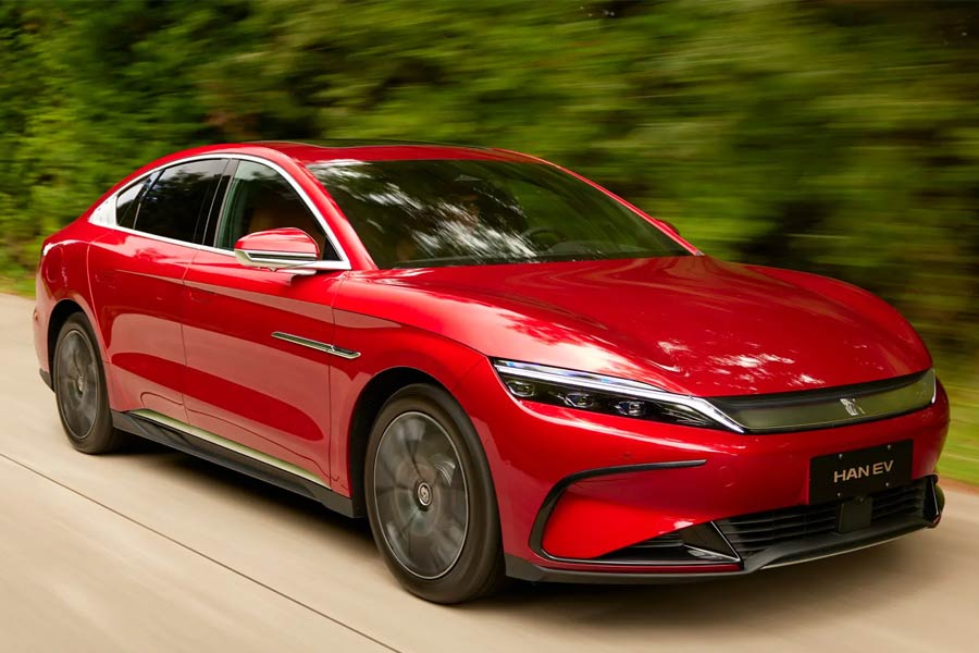 EV sales dipped rapidly in 2025 a big concern for Chinese economy 