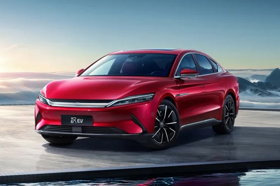 EV sales dipped rapidly in 2025 a big concern for Chinese economy 