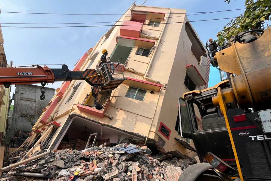 Report of KMC on Baghajatin Building Collapse  dgtl