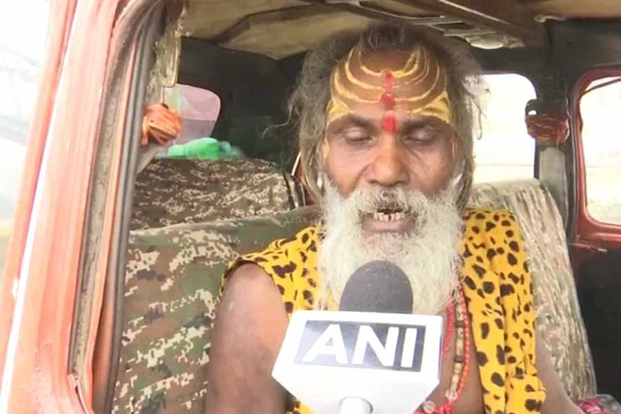 All you need to know about Ambassador Baba alias Rajgiri from Mahakumbh