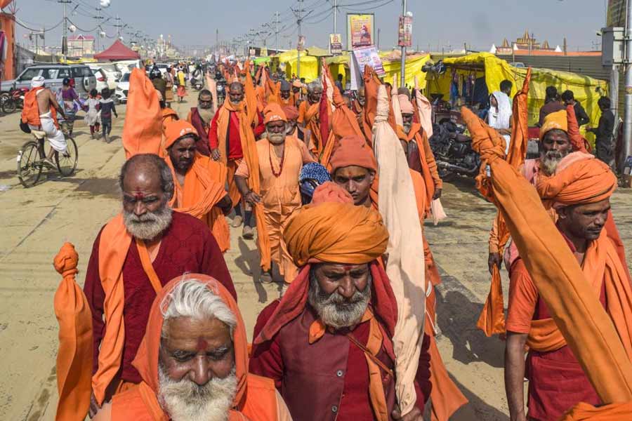 All you need to know about Ambassador Baba alias Rajgiri from Mahakumbh