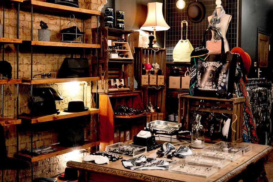 How an American Man bought old Photo for 173 rupees and sold it for 43 crore