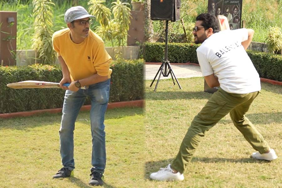 Srijit Mukherji, Parambrata Chatterjee, Ritwik Chakrabarty and other members of the team of New Bengali film Shotyi Bole Shotyi Kichhu Nei went for a picnic and played cricket match dgtl