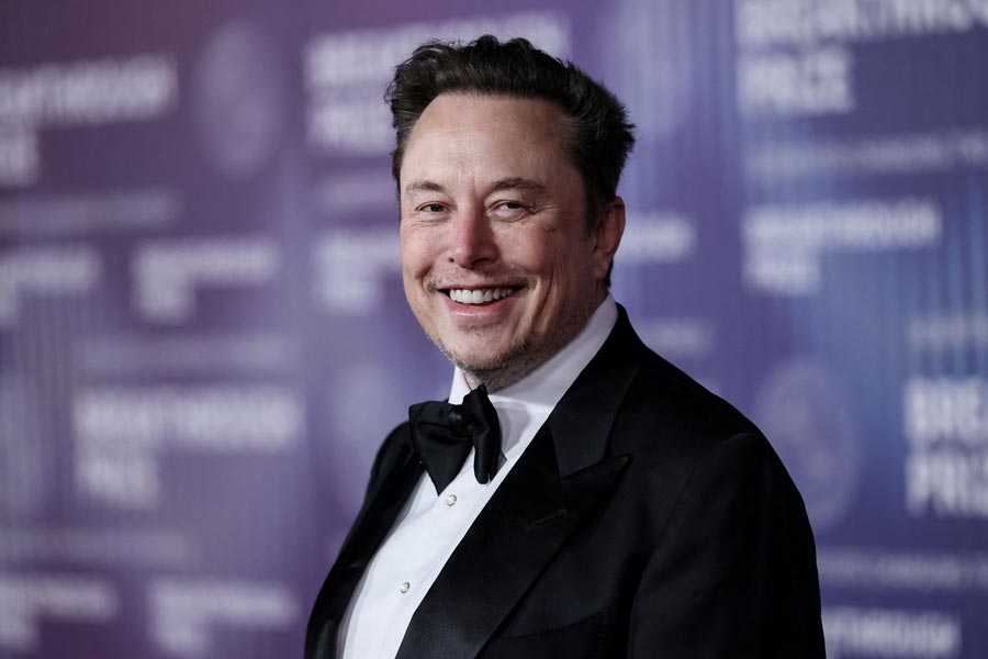 Who is shivon zillis made her presence known at a pre-inauguration donor party in Washington