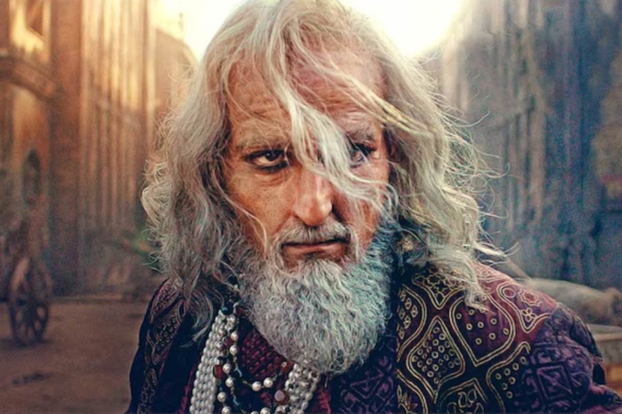 How much Vicky Kaushal, Rashmika Mandanna charged for their roles in Chhaava movie 