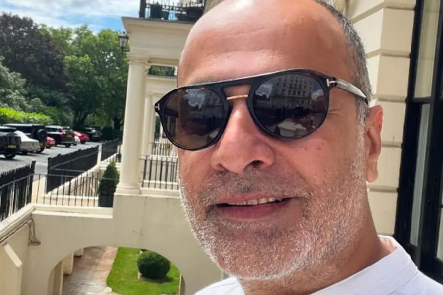 Pakistani fashion designer and actor Deepak Perwani embroiled in controversy for India have it better