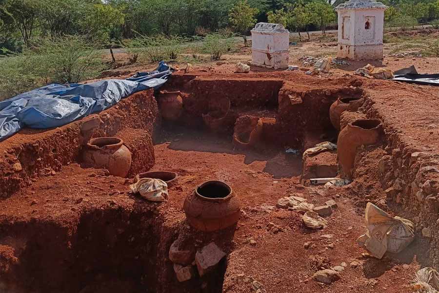 Tamil Nadu may be the birthplace of Iron Age in the whole world new finding of burial urn at Sivagalai