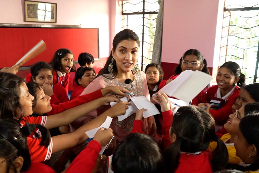 Binodini movie actress Rukmini Maitra visits her school and talks about her journey dgtls