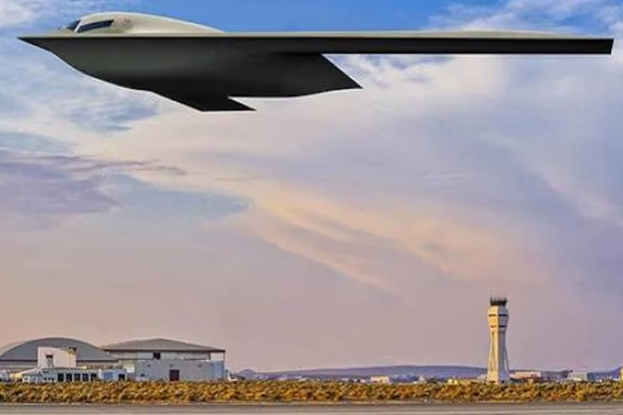 US strategic stealth bomber B 21 Raider faster production can counter China in Indo Pacific 