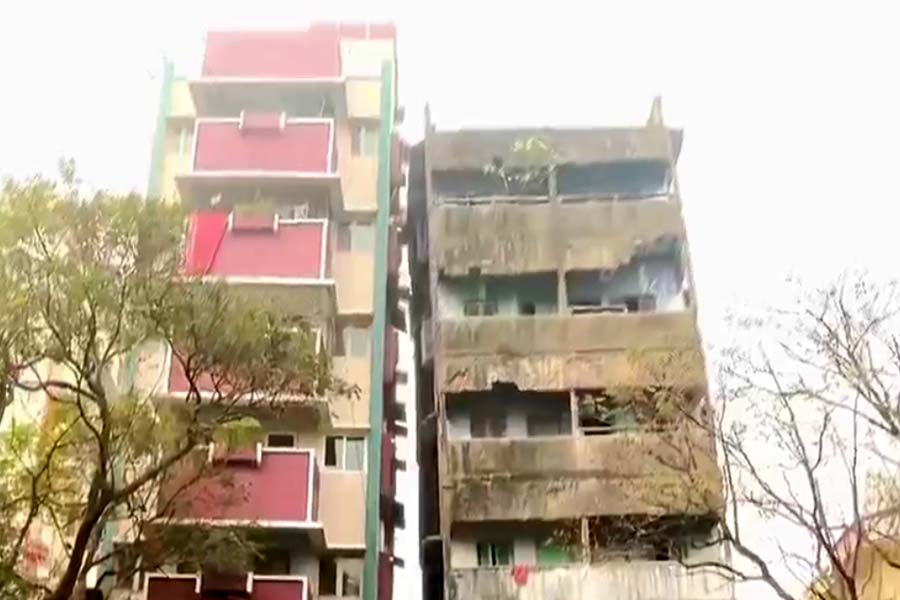 More buildings have been tilted in Kolkata with another found at excide dgtl