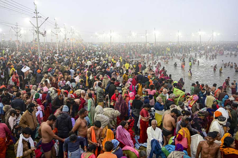 মহাকুম্ভে ভিড়ের দৃশ্য।