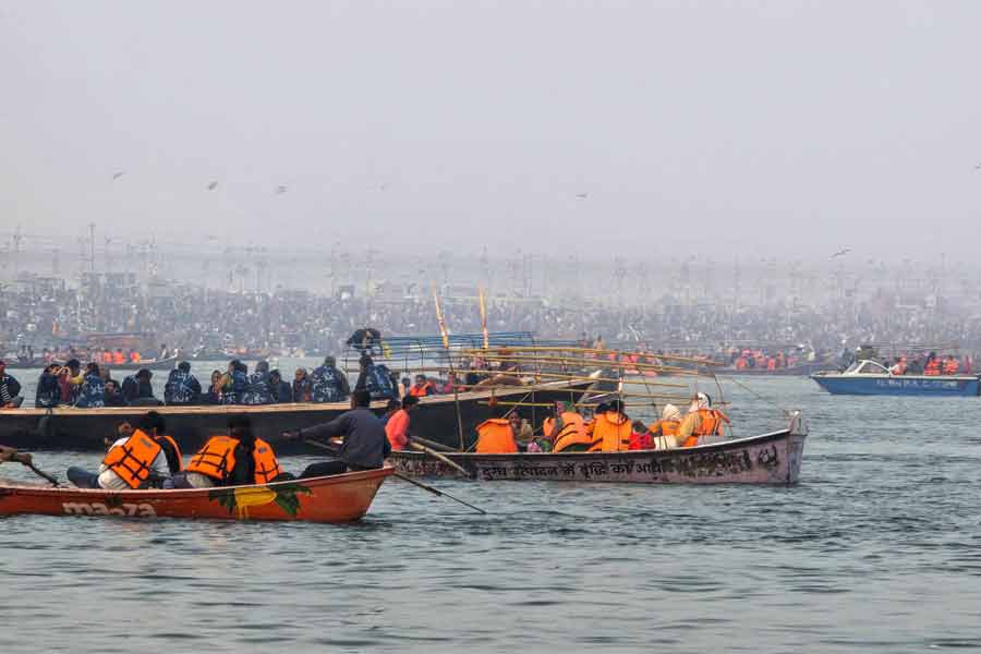 Pilgrims' boat overturned in Yamuna in MahaKumbh dgtl