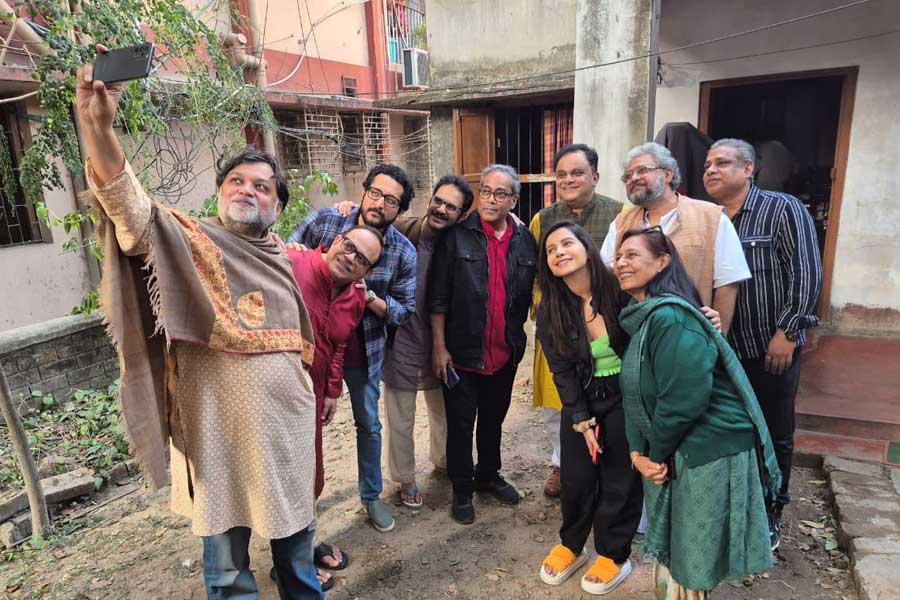 Set coverage of Bengali film Winkle Twinkle starring Ritwick Chakraborty Parambrata Chatterjee directed by Srijit Mukherji