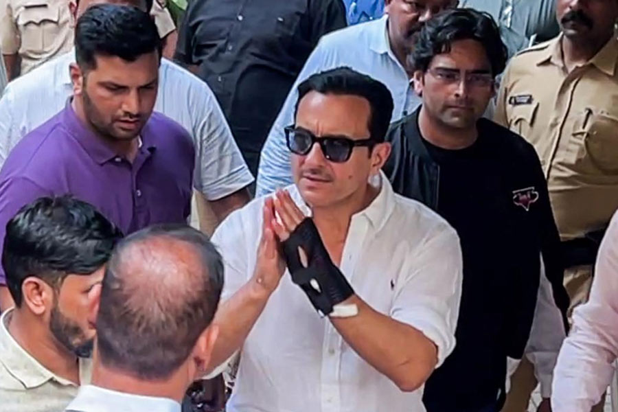 From Saif Ali Khan to Akshay Kumar, the actors take Ronit Roy’s security agency facilities