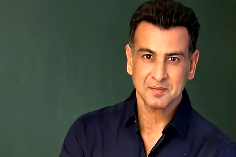 From Saif Ali Khan to Akshay Kumar, the actors take Ronit Roy’s security agency facilities