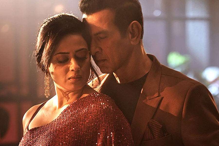 From Saif Ali Khan to Akshay Kumar, the actors take Ronit Roy’s security agency facilities