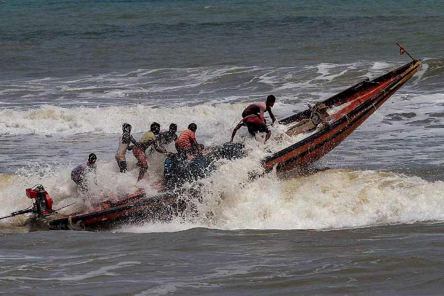 Five Indian fishermen sustained injuries, after the Sri Lankan Navy opened fire at them