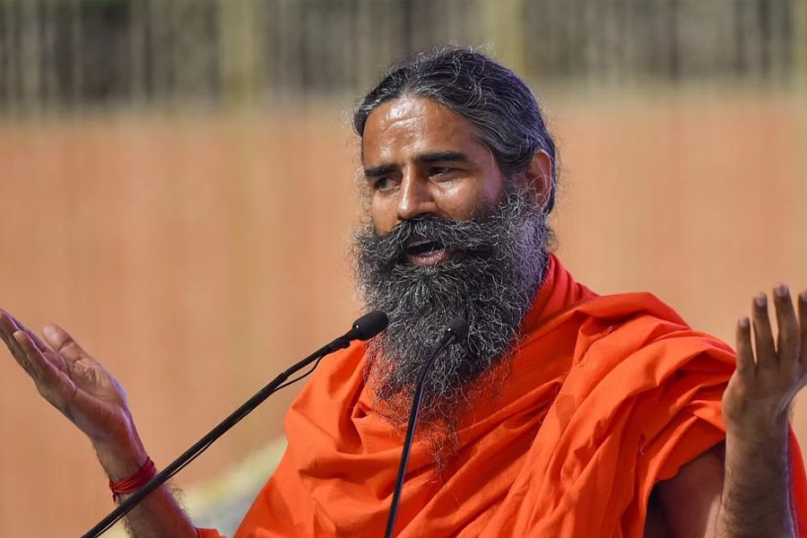 From Mamta Kulkarni to Vinod Khanna, bollywood stars who became monk after leaving film industry 