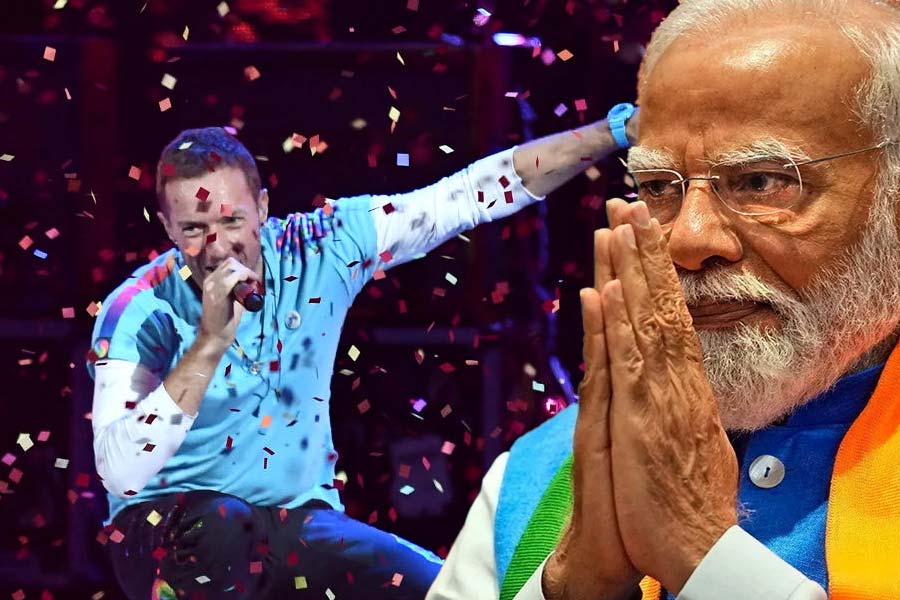 PM Narendra Modi praised Coldplay concert and said that huge scope of live music in India