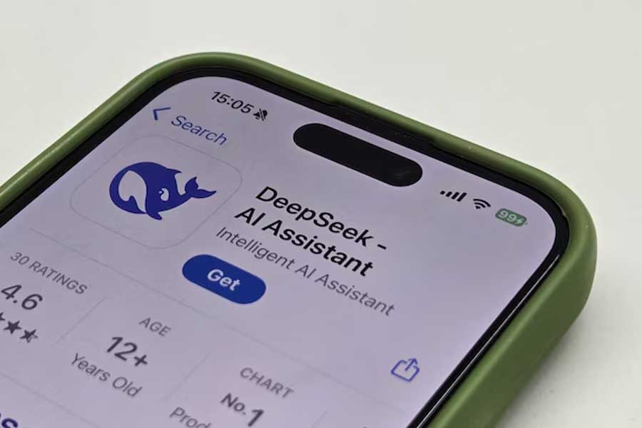 Net worth of china AI deepseek founder Liang Wenfeng 