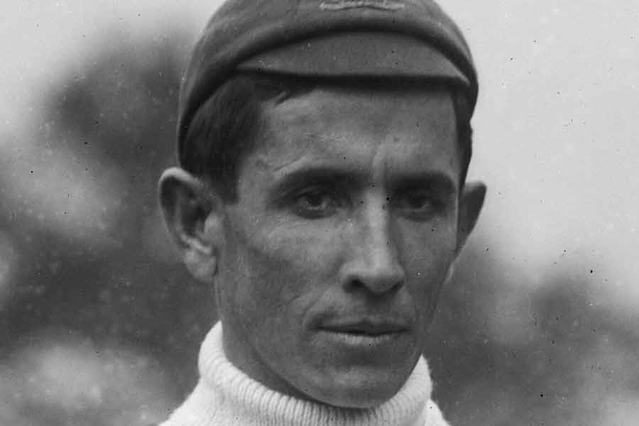 Unique and long standing records in Test cricket which may never be broken 