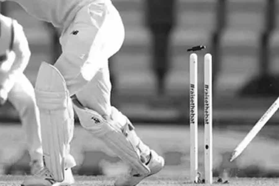 Unique and long standing records in Test cricket which may never be broken 