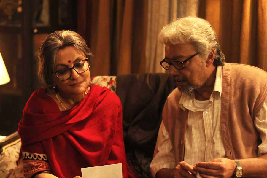 Review of Bengali film Ei Raat Tomar Amaar starring Aparna Sen and Anjan Dutt directed by Parambrata Chatterjee