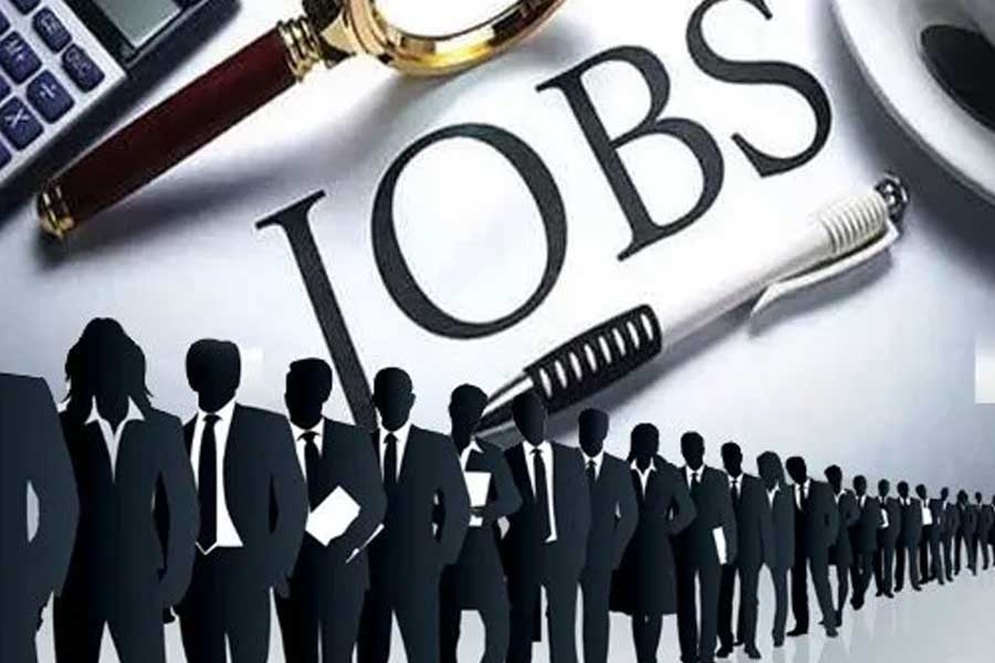 Job surge in unincorporated sector of India in FY2024 say survey report