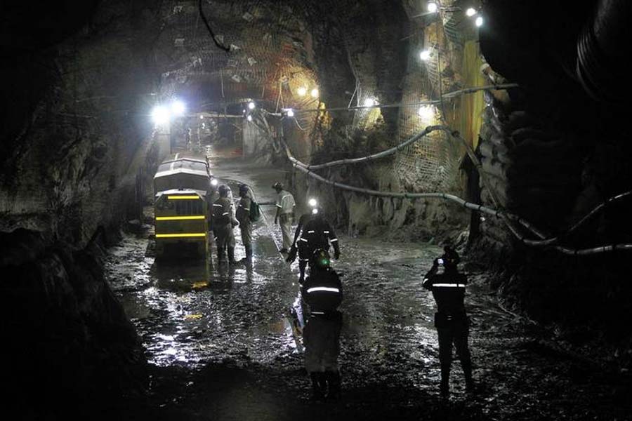 Illegal miners trapped inside abandoned gold mine in South Africa, start cannibalism to survive