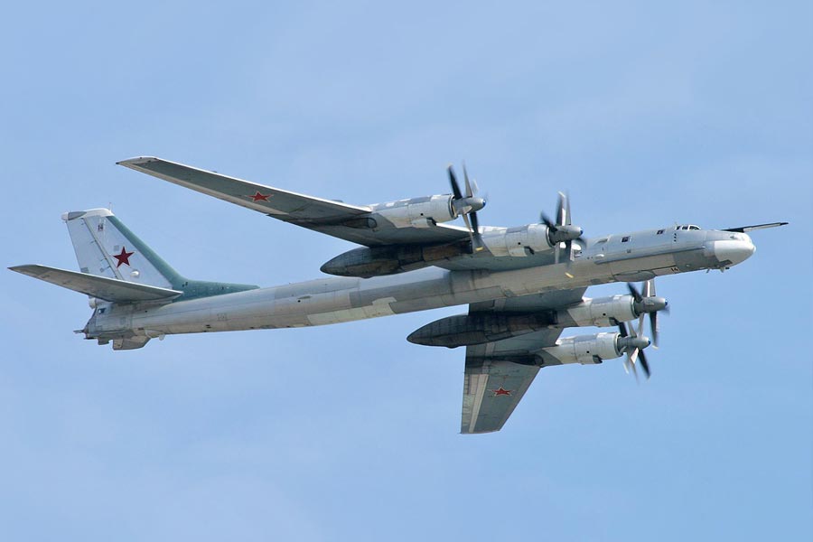 US B 21 Raider vs Russia Pak Da Messenger which stealth bomber is more powerful