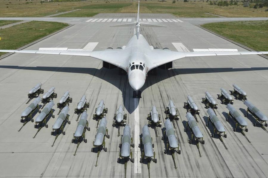 US B 21 Raider vs Russia Pak Da Messenger which stealth bomber is more powerful