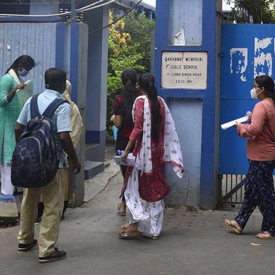 Education system in West Bengal is deteriorating and becoming expensive with time