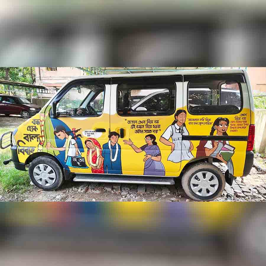 Shobhon Mukherjee a car driver from South 24 Parganas in promotion about menstruation of girl and flaws of underage marriage in his car