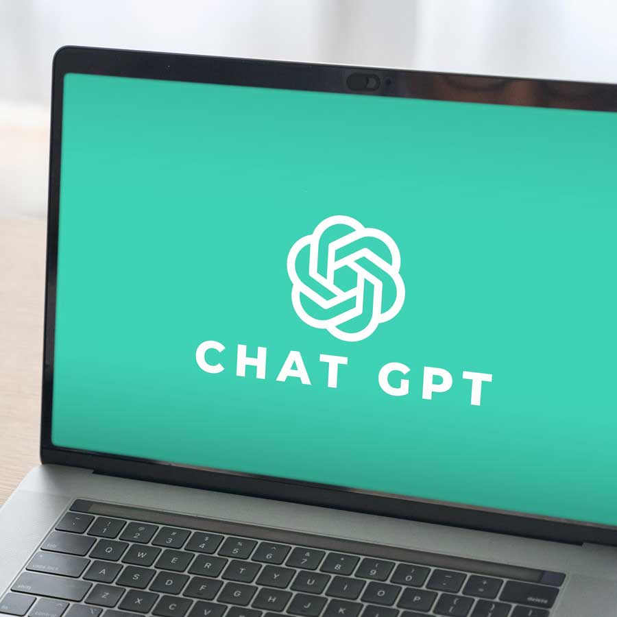 অসুস্থ হয়ে পড়লে সেই রোগের চিকিৎসার পরামর্শ অথবা আইনি পরামর্শ চাইতে গেলে চ্যাটজিপিটিকে এড়িয়ে চলাই ভাল। তার চেয়ে বিশেষজ্ঞদের পরামর্শ নেওয়া অধিক প্রয়োজনীয়।