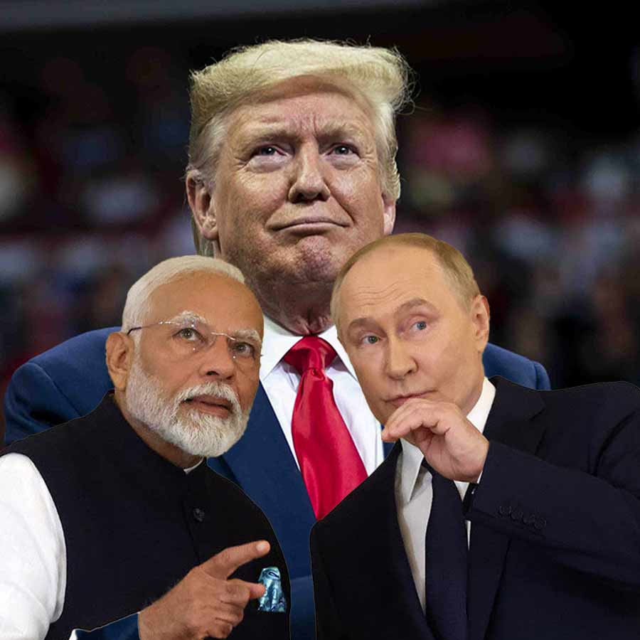 US President Donald Trump claims Tariff on India is a big blow to Russia dgtl