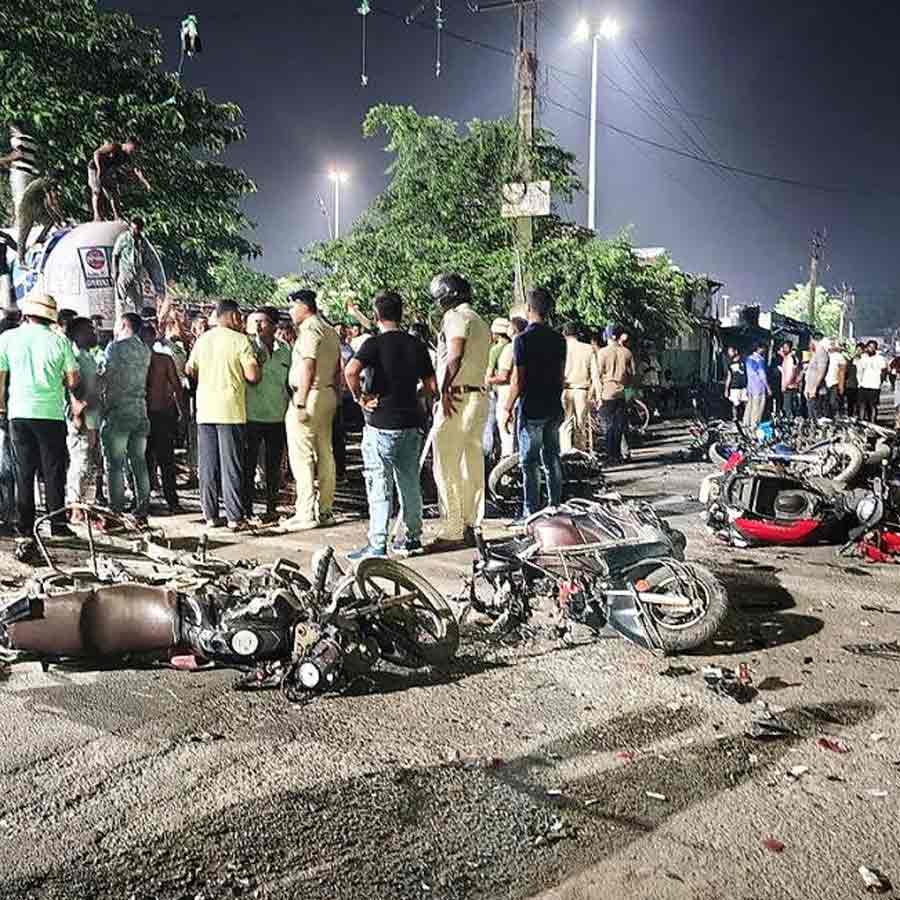 Fears of cylinder supply problems from Indian Oil's buzzing bottling plant