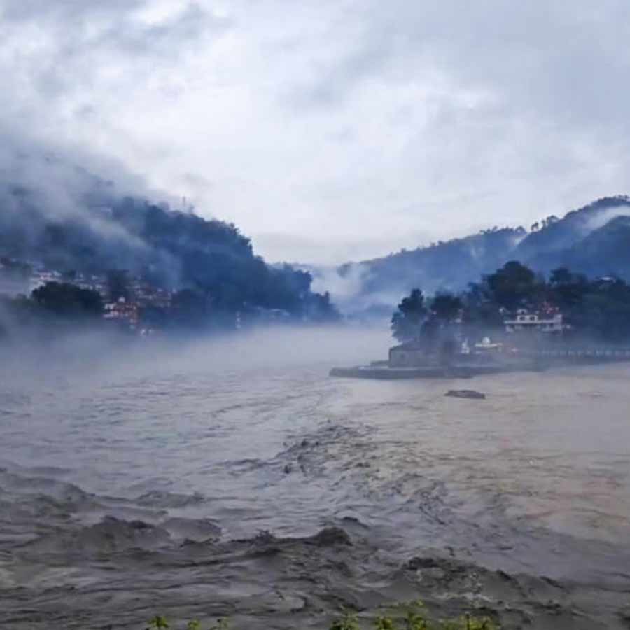 Himachal Pradesh weather update, heavy rain creates havoc in Mandi as 11 cloudbursts and several flash floods occur dgtl