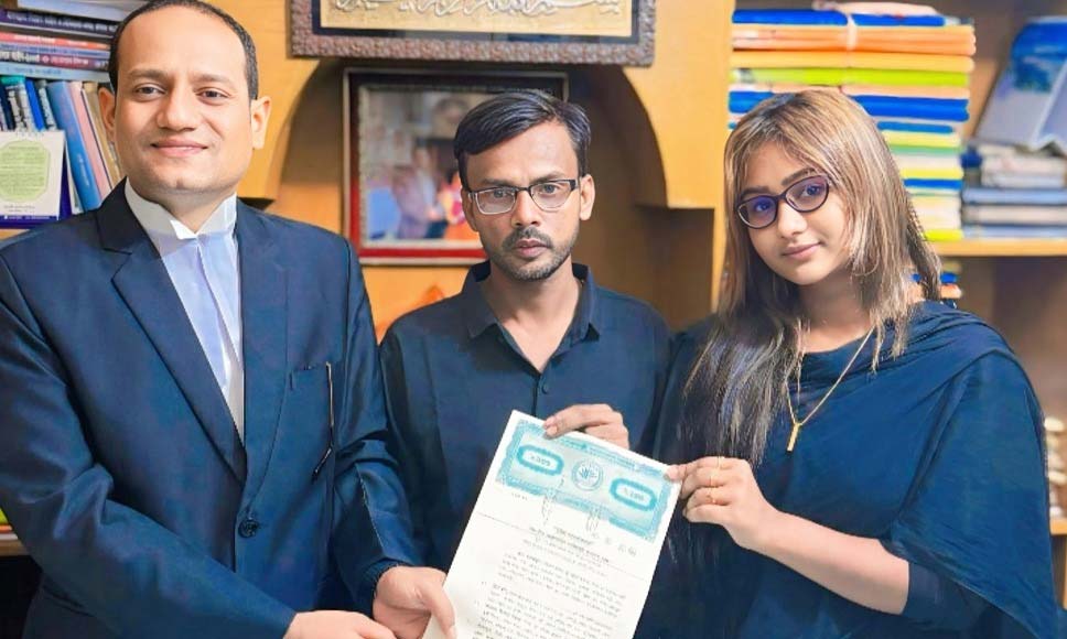 রিয়া মণির সঙ্গে আবার সংসার পাতলেন হিরো আলম। 