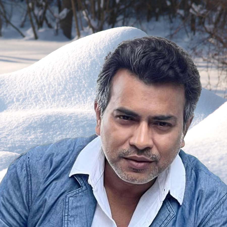 Rudranil Ghosh is a friend of Dev In Dhumketu Movie dgtl