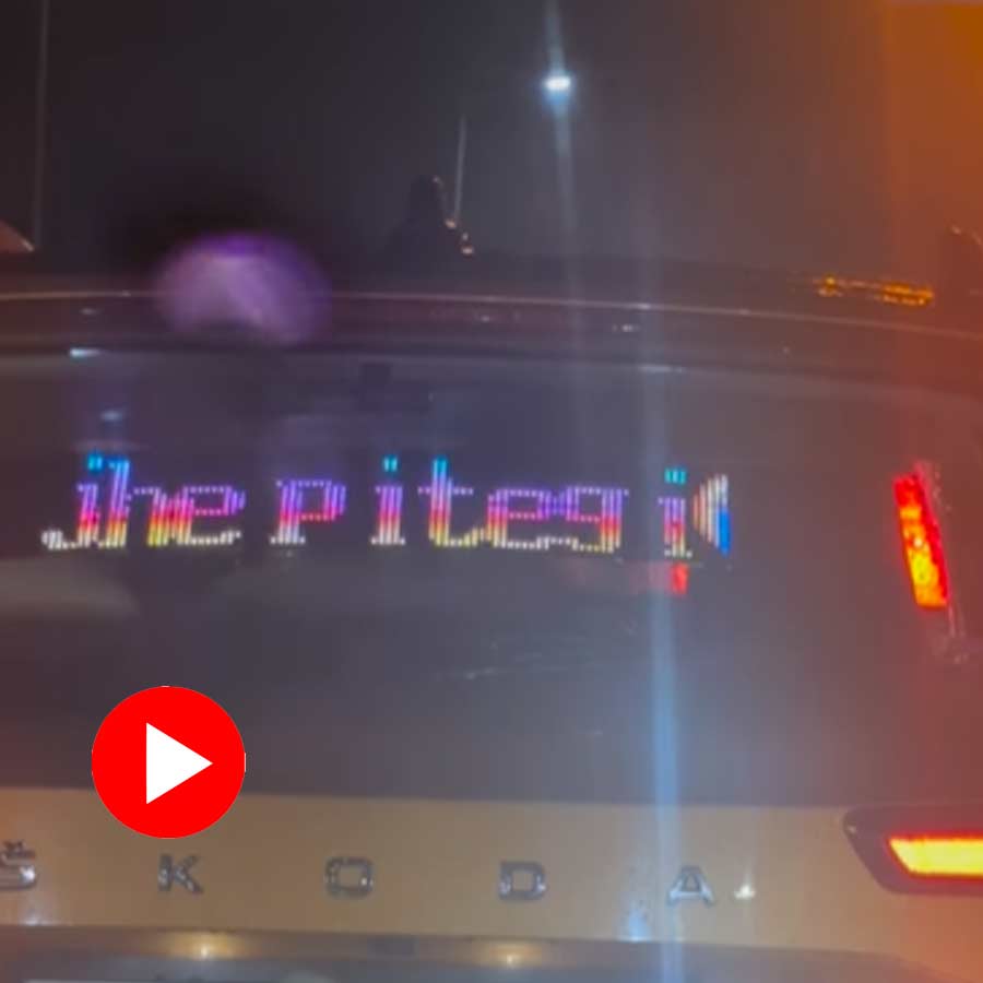 Video of car’s hilarious keep distance sign in Delhi wins internet dgtl