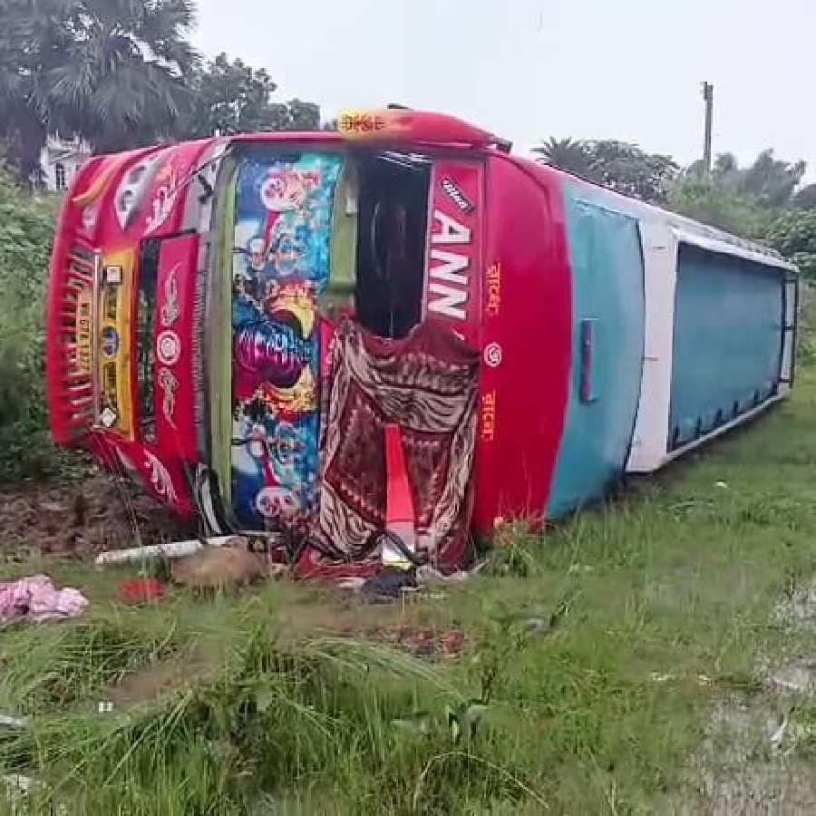 24 passengers injured after bus carrying wedding guests loses control and overturns dgtld