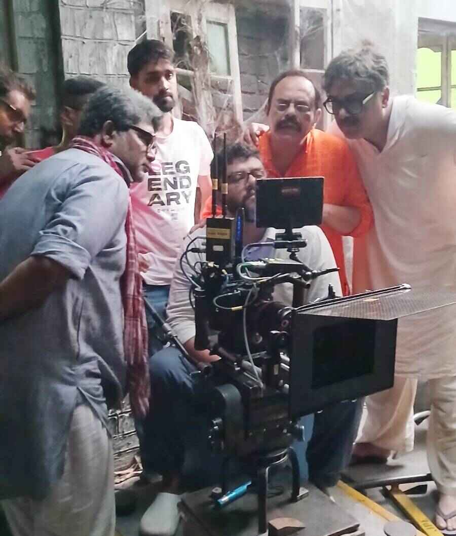 সুপ্রতীম ভোলের ক্যামেরায় চোখ চার অভিনেতার।